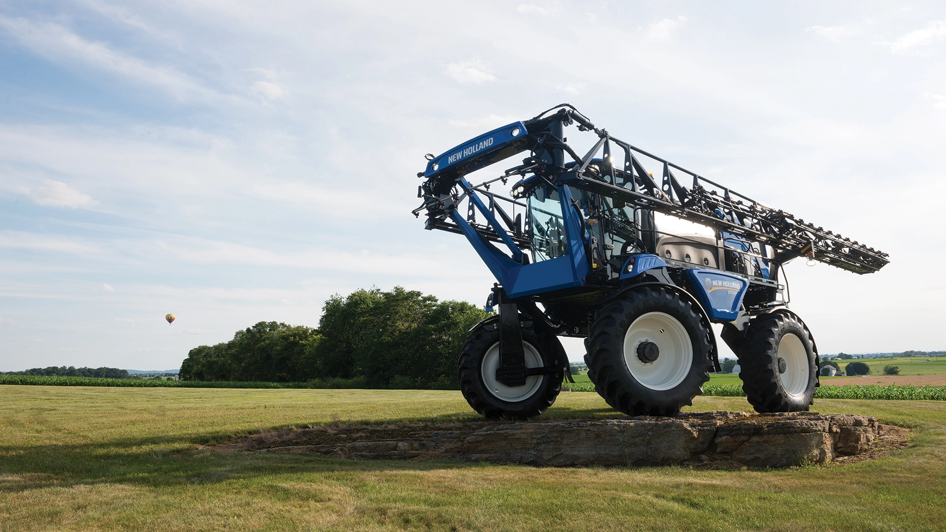 GUARDIAN™ SELF-PROPELLED FRONT BOOM SPRAYER