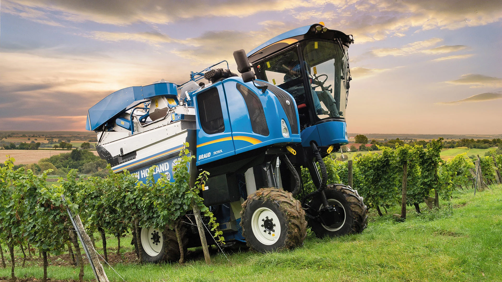 BRAUD HIGH AND EXTRA HIGH CAPACITY GRAPE HARVESTERS