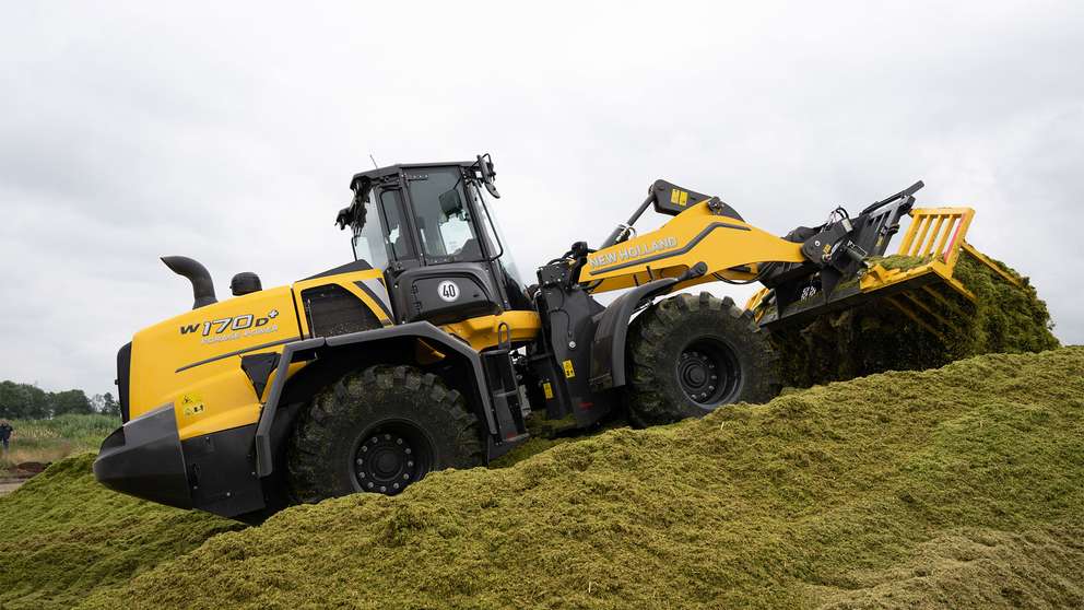 New Holland Boosts Silage Contractors Productivity with the New W170D+ Forage Power