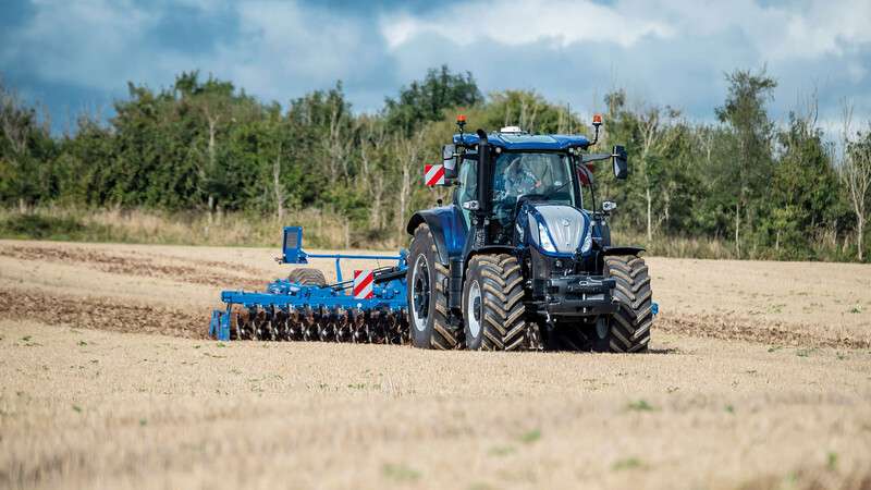 New Holland wprowadza ciągnik T7 z długim rozstawem osi LWB z przekładnią Power Command i systemem PLM Intelligence