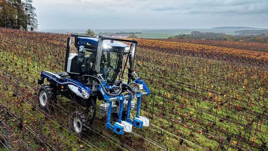 New Holland présente sa toute nouvelle gamme de tracteurs enjambeurs TE6