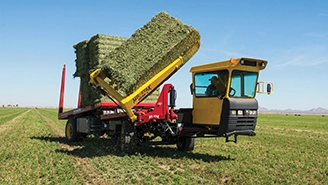 hay-and-forage-equipment-stackcruiser-105