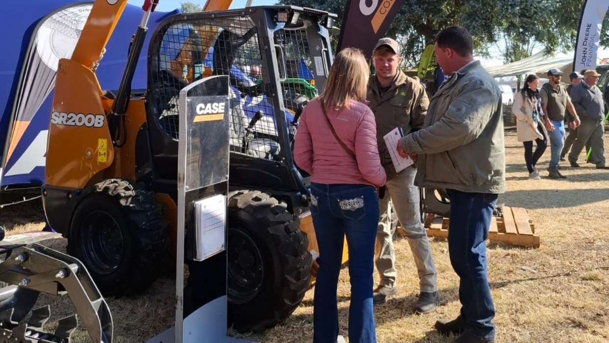 CASE Construction Showcases Power and Community at Val Boeredag 2025