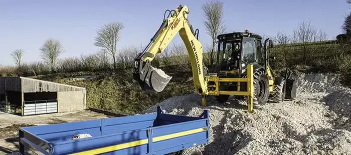 backhoe-loaders-hydraulics-01b