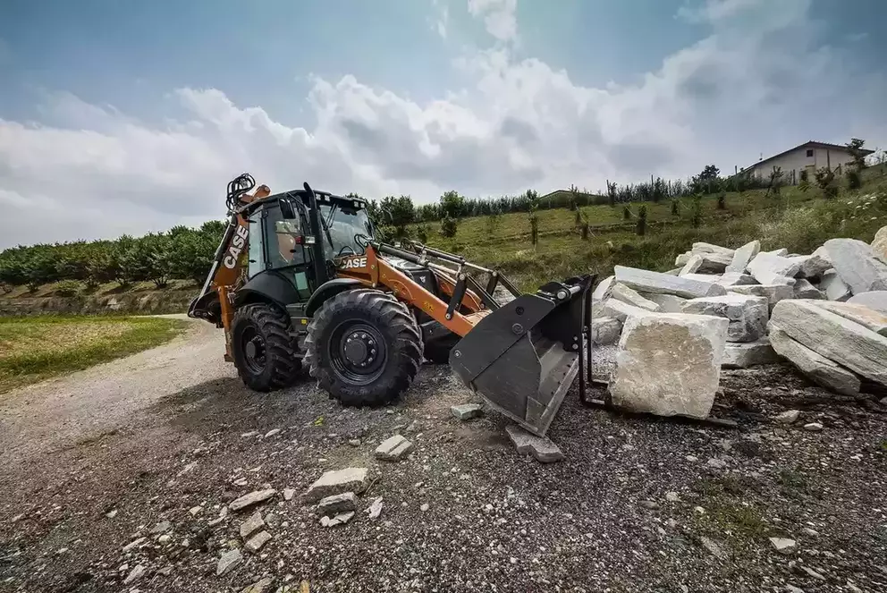 SV-Series Backhoe Loaders