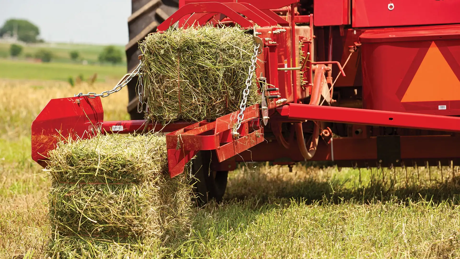 Hayliner® Small Square Balers Media Gallery