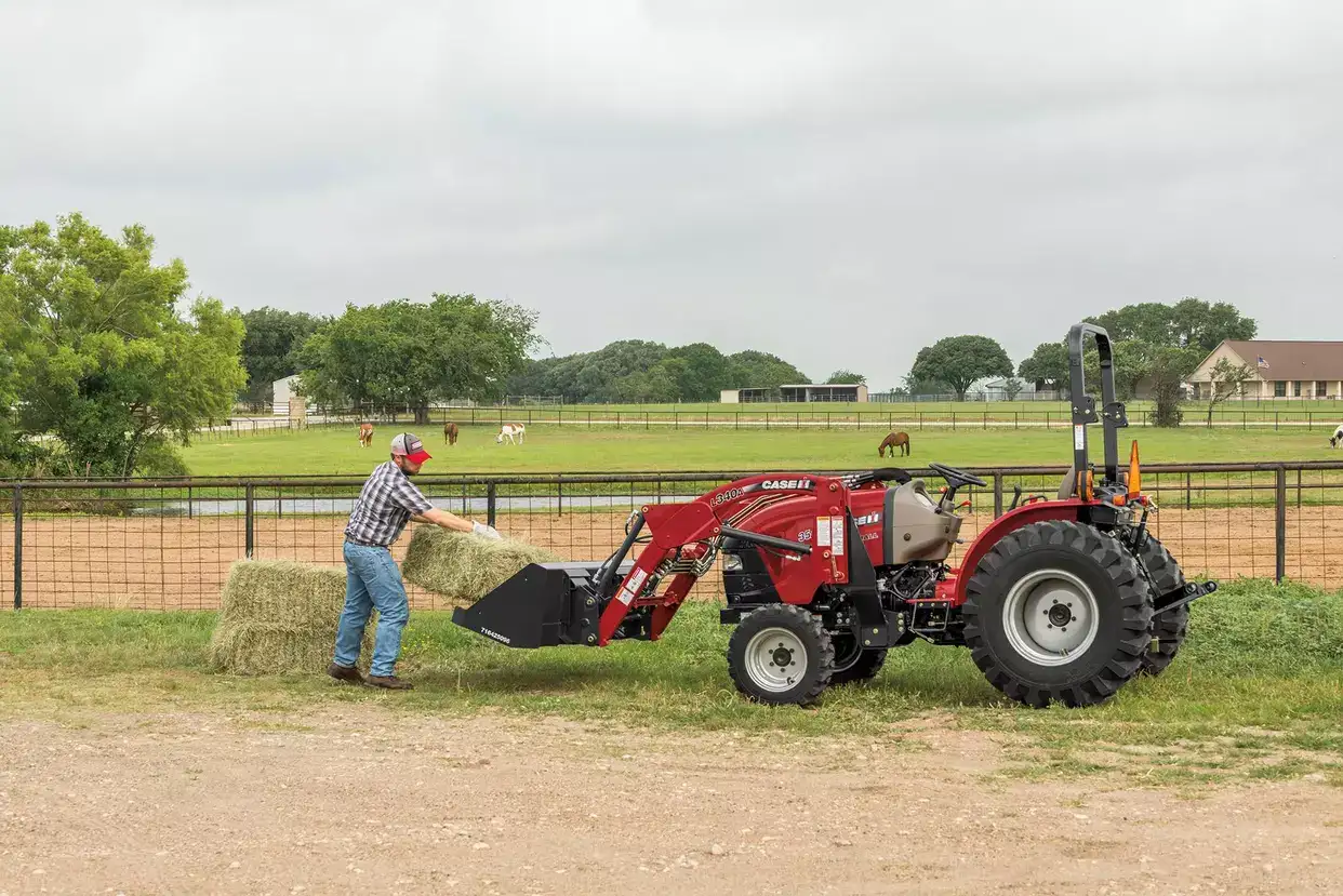 Farmall Compact 35A_3577_05-17