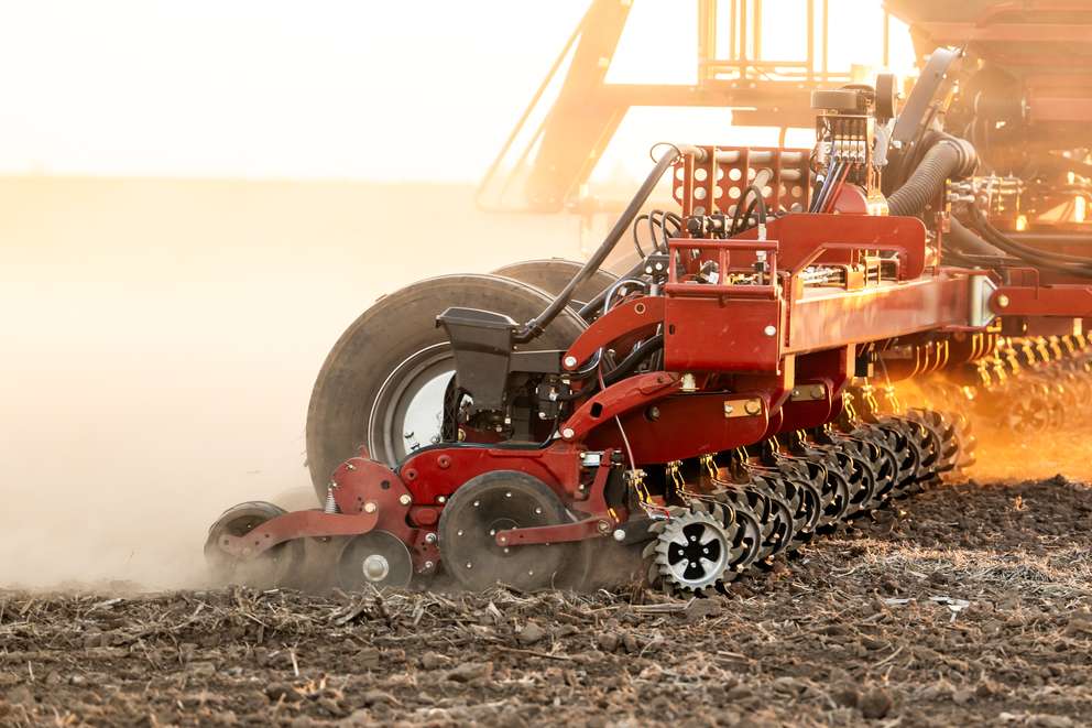 Magnum™ AFS Connect™340 CVXDrive Tractor + Precision Disk 500T Air Drill (40).jpg