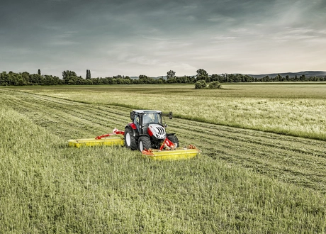 00_Steyr_4130_expert_cvt_double_mowers_190308_High_Vis_Roof