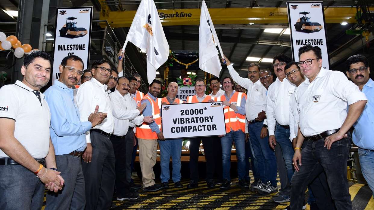 CASE India rolls out 20,000 th Vibratory Compactor at Pithampur plant.
