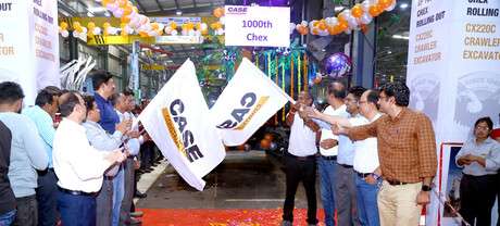 Pithampur Plant Celebrates 1000th Crawler Excavator Roll Out