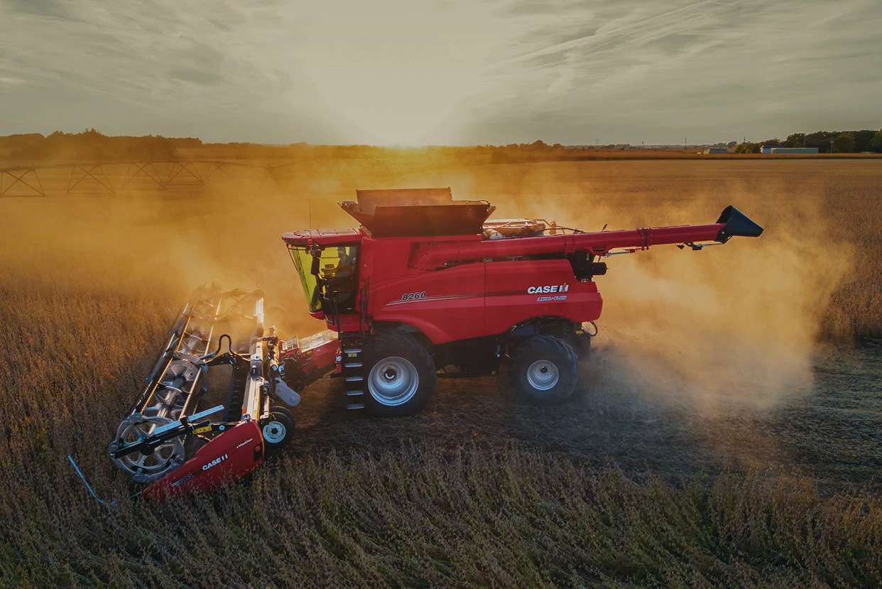 Axial-Flow 8260 in dust cloud and f2d head