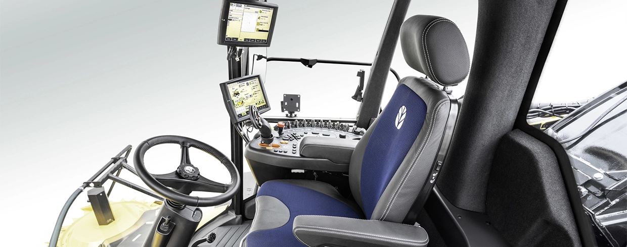 fr-forage-cruiser-operator-environment-01b