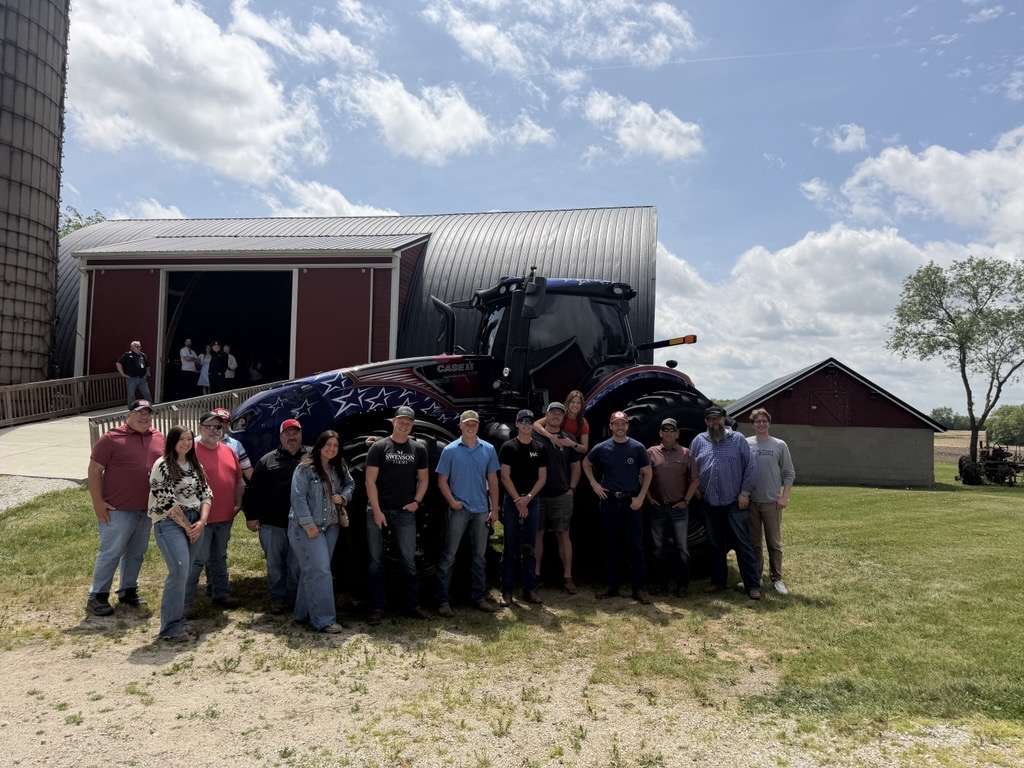 The Providence Magnum unveiling at the hosted influencer event to in Union Grove, WI. Eight creators from across the country joined Case IH to create content to show this beauty to the world. 