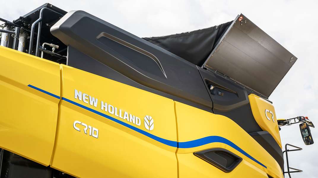 New flagship CR11 and CR10 combines: New Holland’s biggest advance in capacity gain and loss reduction in a generation