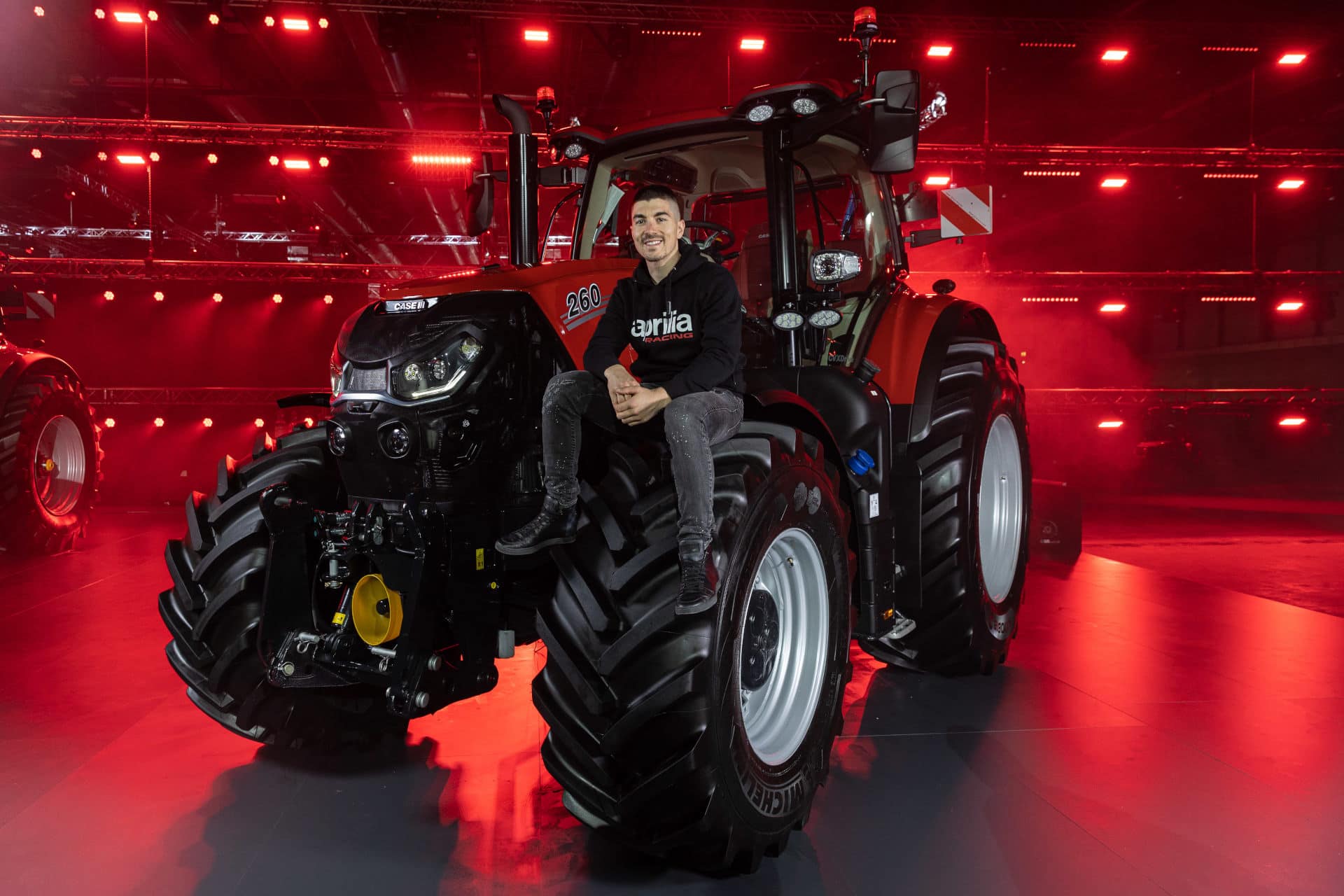 CASE IH_Sponsorship Aprilia Racing_Maverick Vinales on Case IH Puma 260 CVXDrive_ph©CosimoMaffione_resize