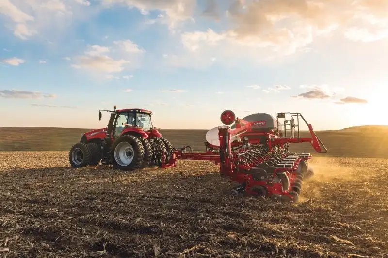 Case IH tractor with Early Riser Planter