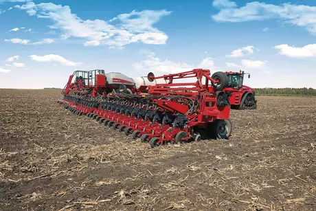 Early Riser Planter 2160 and Steiger 500_0493_01-16