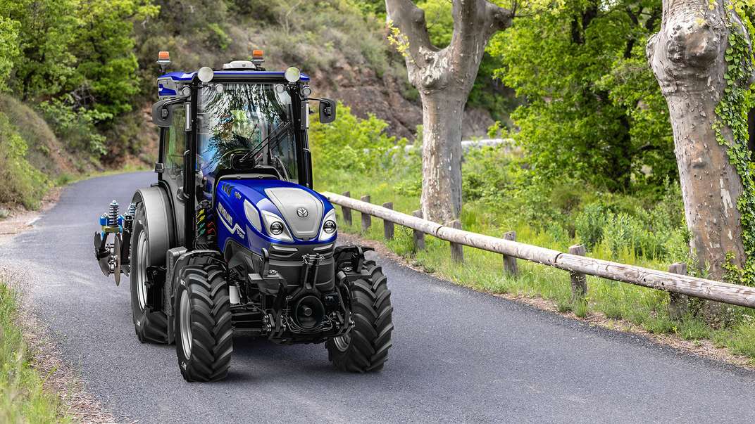 New Holland T4.120F Auto Command: Pick of the Crop in the Premium Specialty Segment