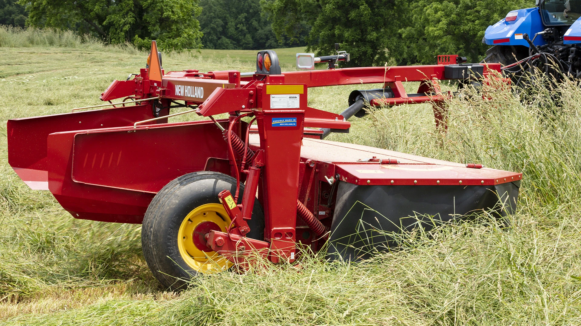 DISCBINE® SIDE-PULL DISC MOWER-CONDITIONERS