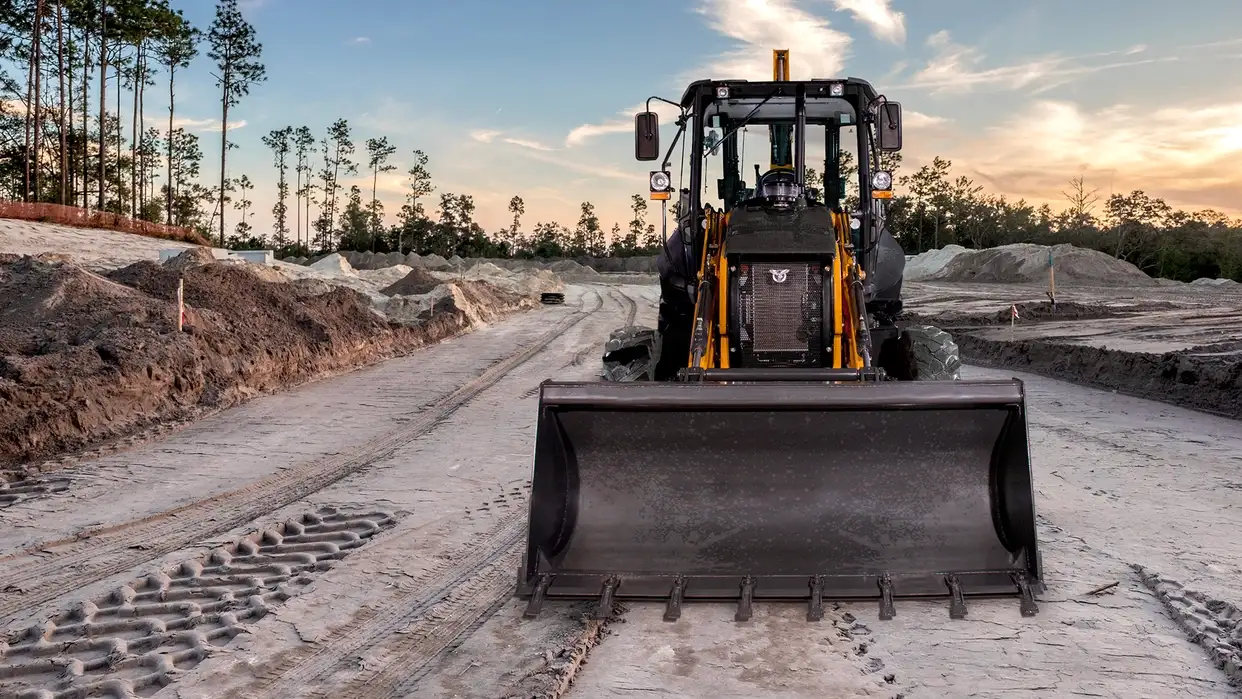 Backhoe Loader 570SV Center Pivot | CASE SEA