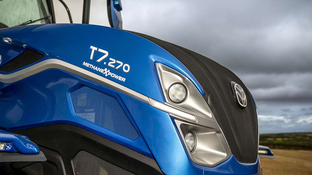 Przedprodukcyjny prototyp T7 Methane Power LNG na stoisku marki New Holland podczas targów Agritechnica 2023