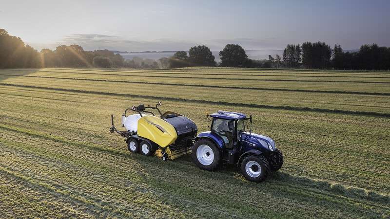 A New Holland atualiza a oferta de enfardadeiras de fardos redondos de câmara fixa para 2024