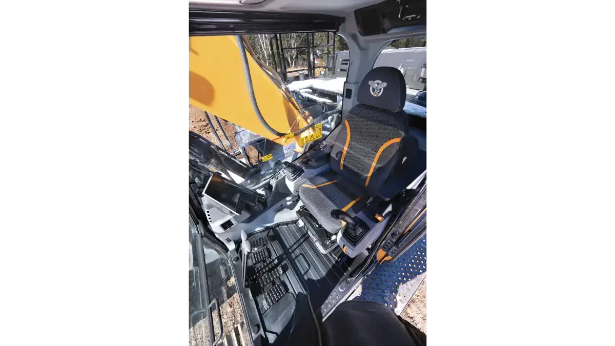 CX380E