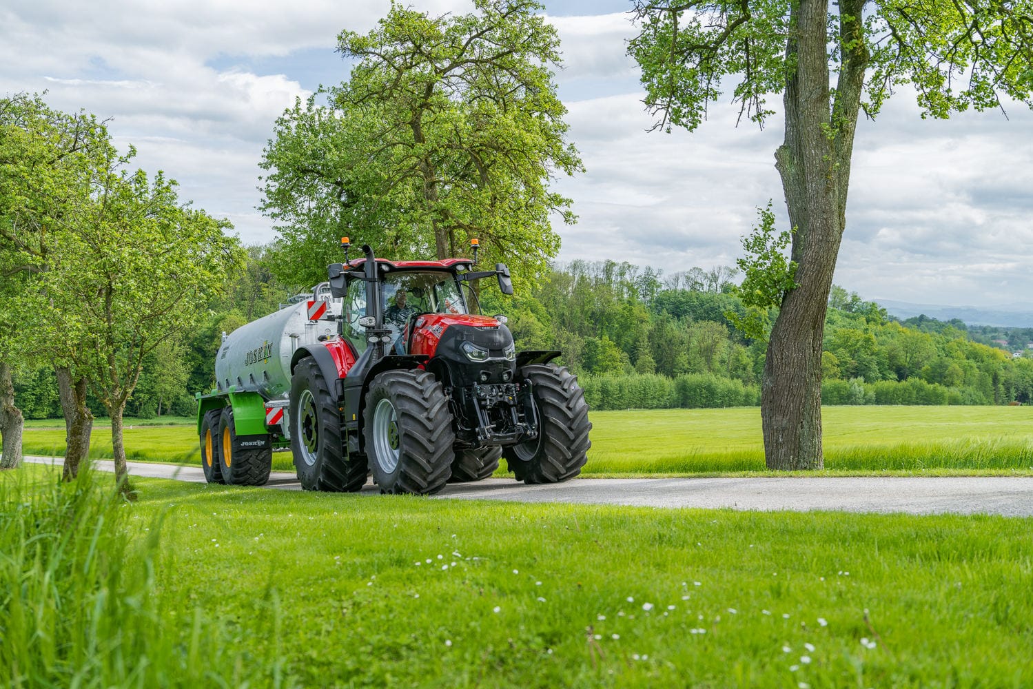 CASE IH_OPTUM 340 CVXDRIVE_GRASSLAND_resize