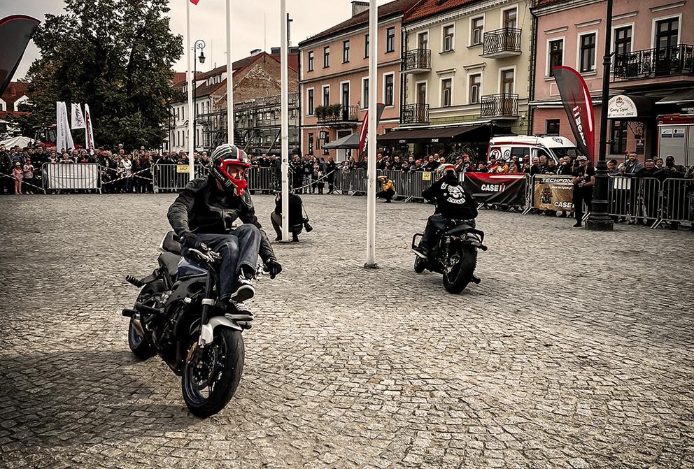 Photo_01-Case-IH-Ciągniki_plock_MOTOCYKLOVE_4.png