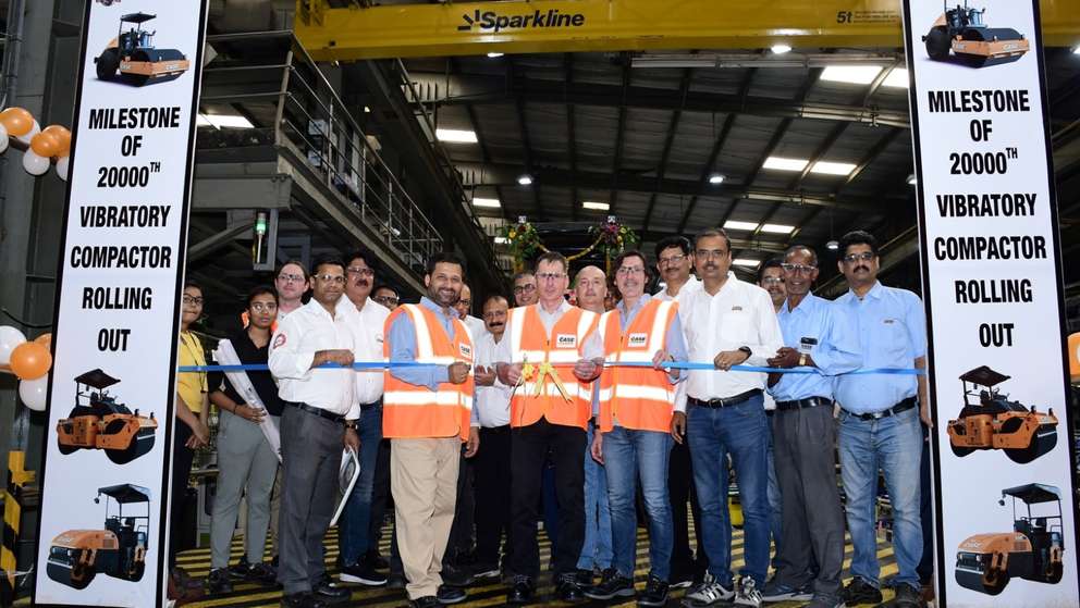 CASE India rolls out 20,000 th Vibratory Compactor at Pithampur plant.