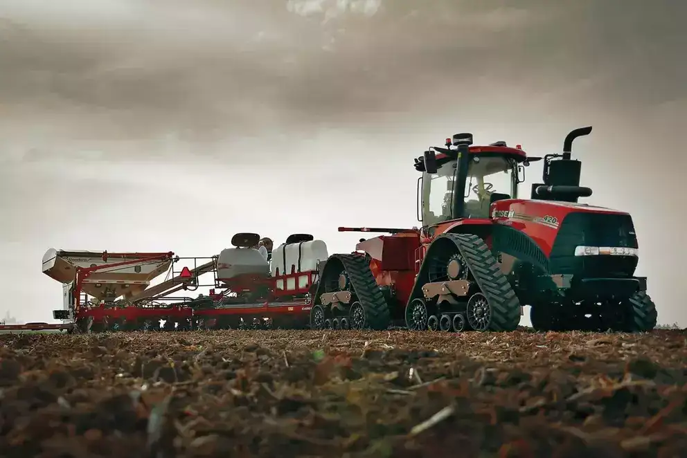 AFS Connect Steiger and Early Riser Planter in Field