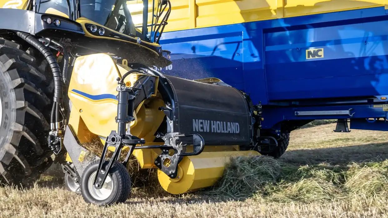 ULTRAFEED™ GRASS PICK-UP - Effectively tracking the ground