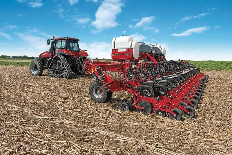 Case IH 2140 Early Risesr Planter with magnum tractor