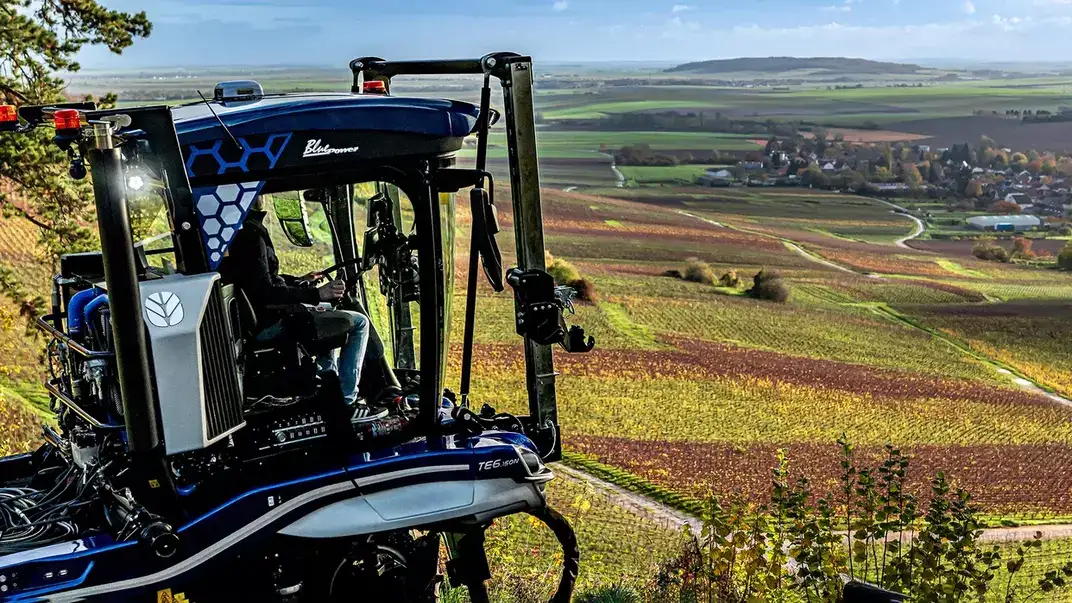 New Holland présente sa toute nouvelle gamme de tracteurs enjambeurs TE6