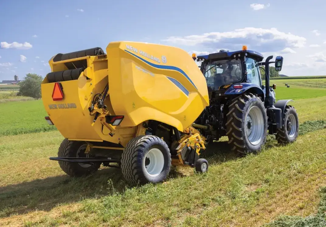 Pro-Belt™ Round Balers | New Holland