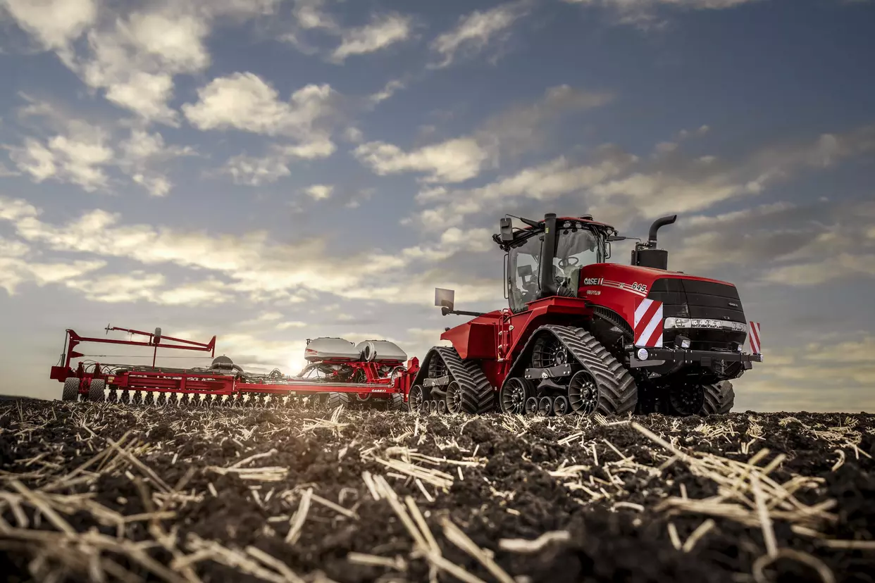 Ferngesteuerter Case IH-Traktor + Pflug mit technischem MOC