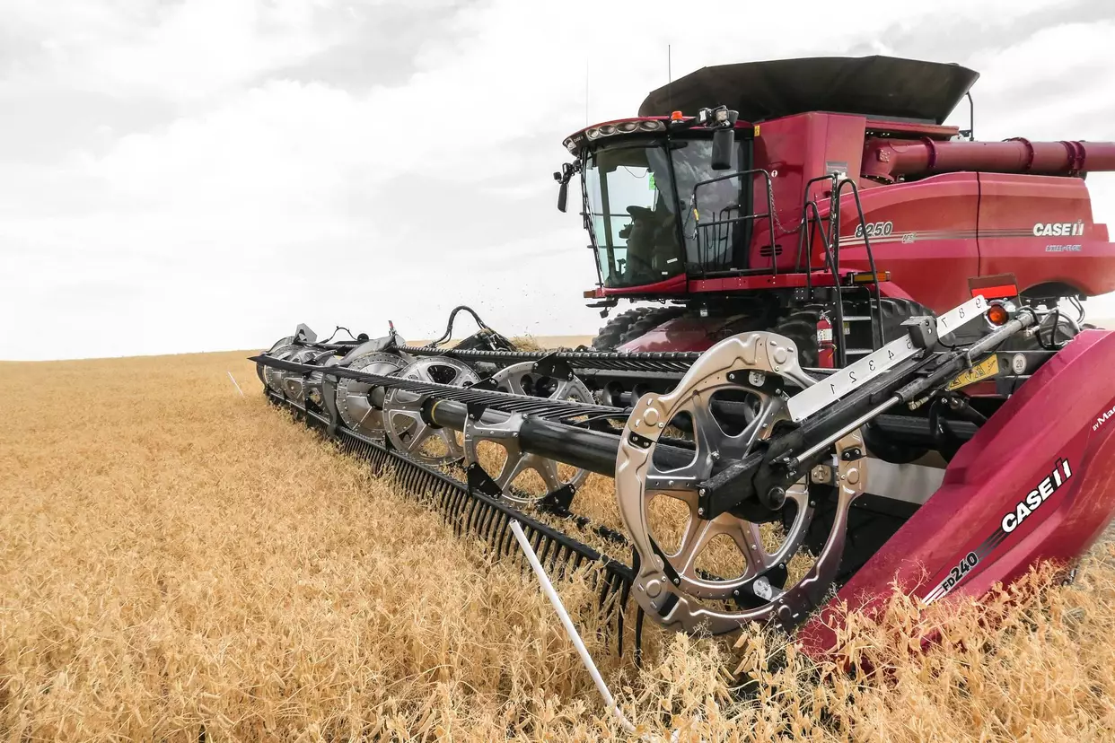 Axial Flow Combine with McDon F2 Flex