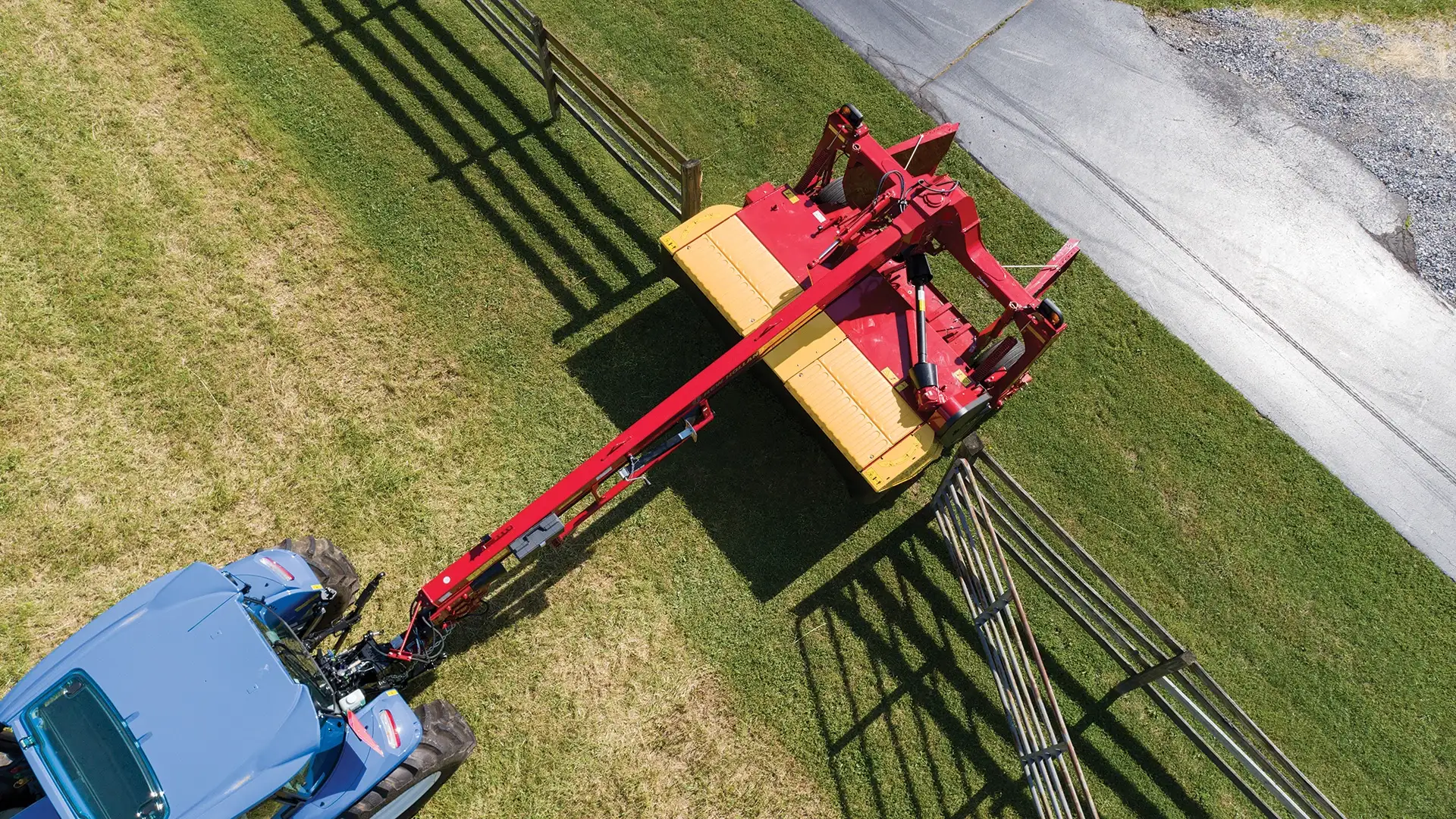 Discbine® PLUS Center-Pivot Disc Mower-Conditioners Media Gallery