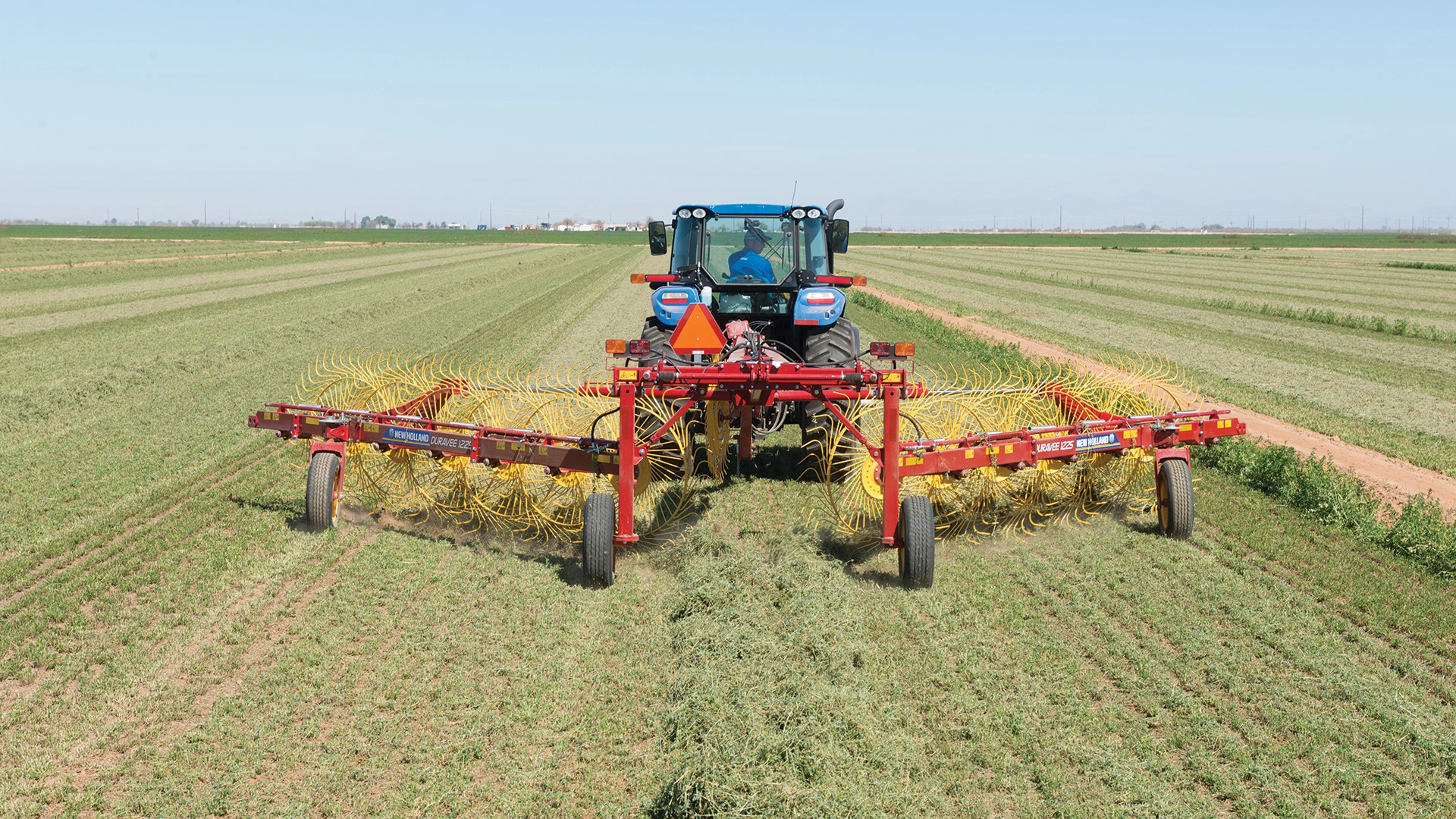 DuraVee™ Trailing Wheel Rakes Media Gallery