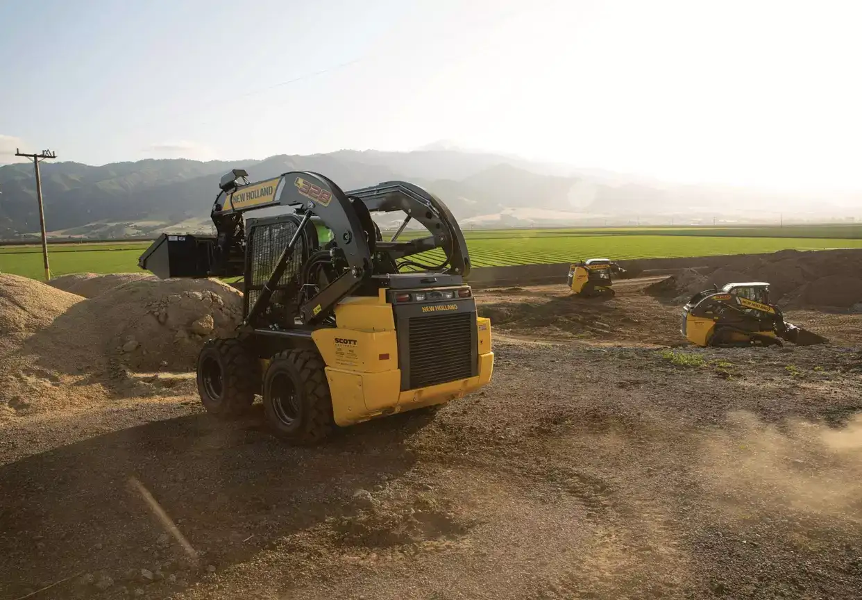 L328 Skid Steer Loader | New Holland