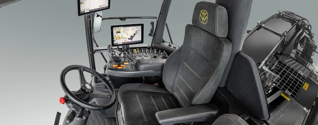 fr-forage-cruiser-sp-cab-and-controls-01