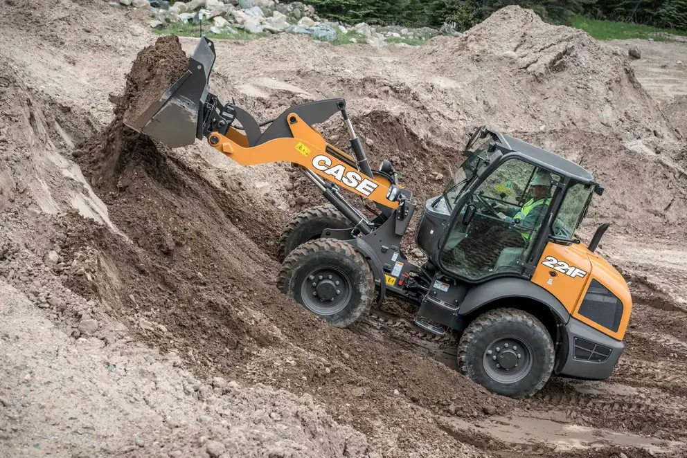 CASE 221F Compact Wheel Loader  | CASE Construction Equipment