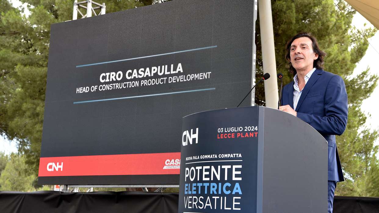 CNH inaugura una línea de producción de cargadoras compactas de ruedas eléctricas en Lecce