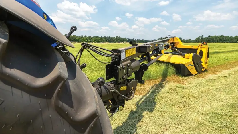 Discbine® PLUS Center-Pivot Disc Mower-Conditioners - SERVICEABILITY