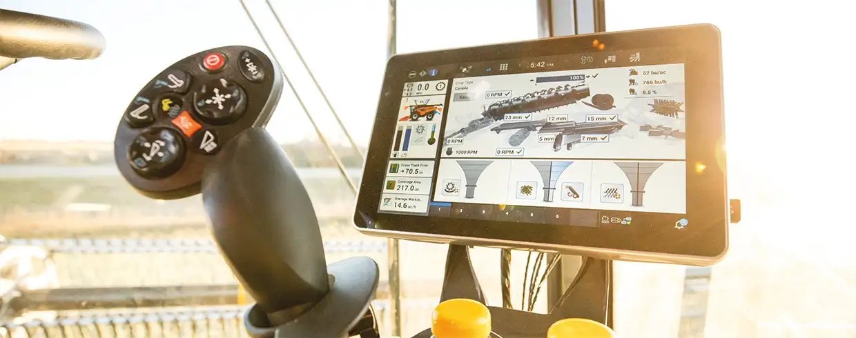 SMART, CONNECTED DISPLAY. SMART AGRICULTURE.