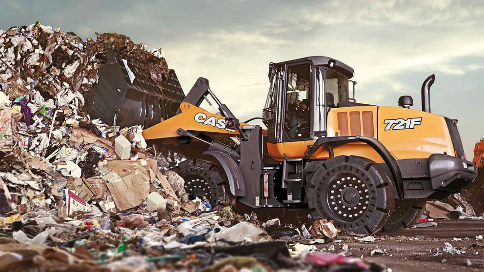 CASE Construction Equipment Переработка отходов и вторсырья