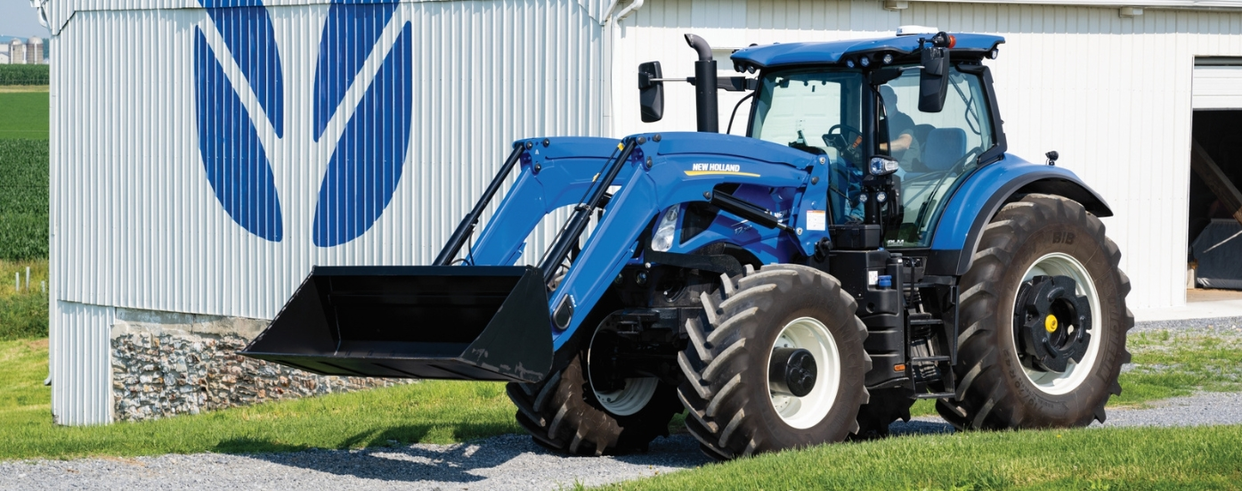 T7 series tractor with loader