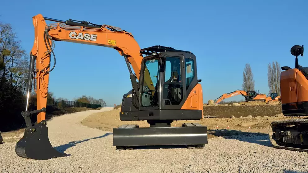 D-Series Midi-Excavators