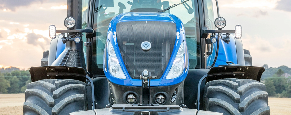 New Holland T7 châssis long et tracteur T8 autonome au SIMA
